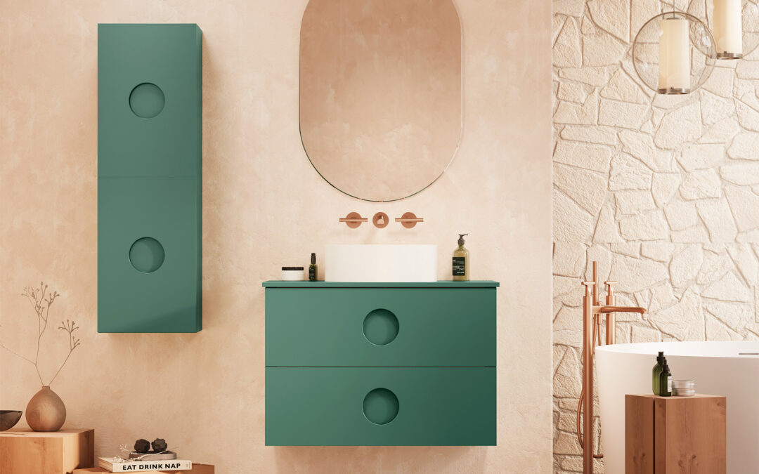 Muebles de baño con un toque de color.